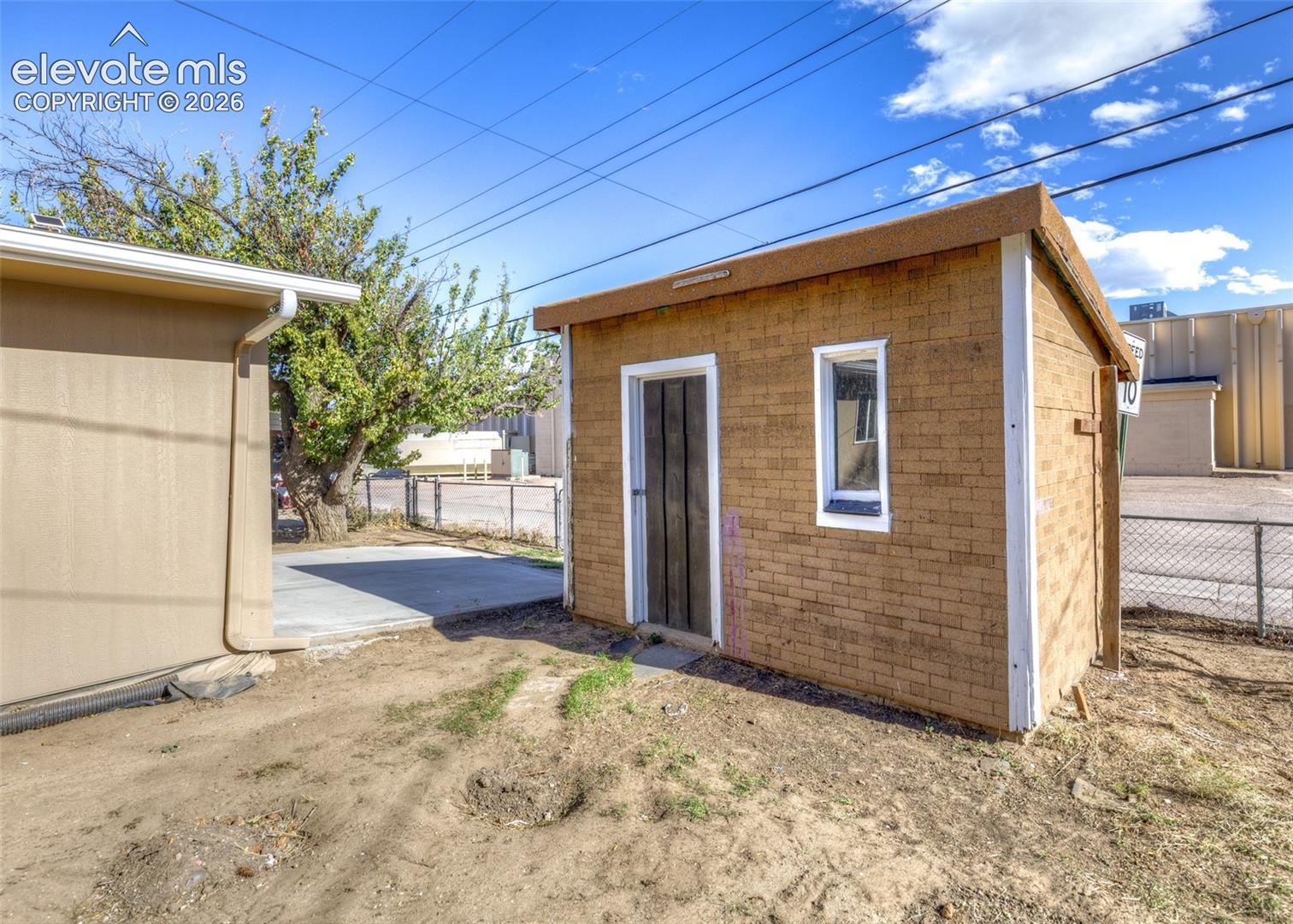 Listing photo 40 for 105 Norman Drive
