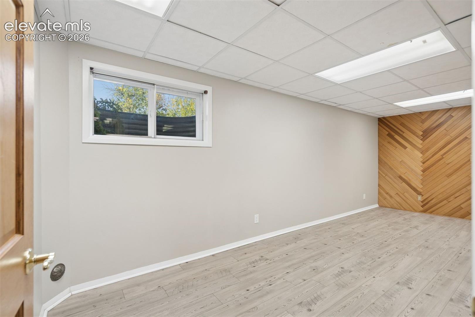 Listing photo 28 for 408 Elmwood Drive