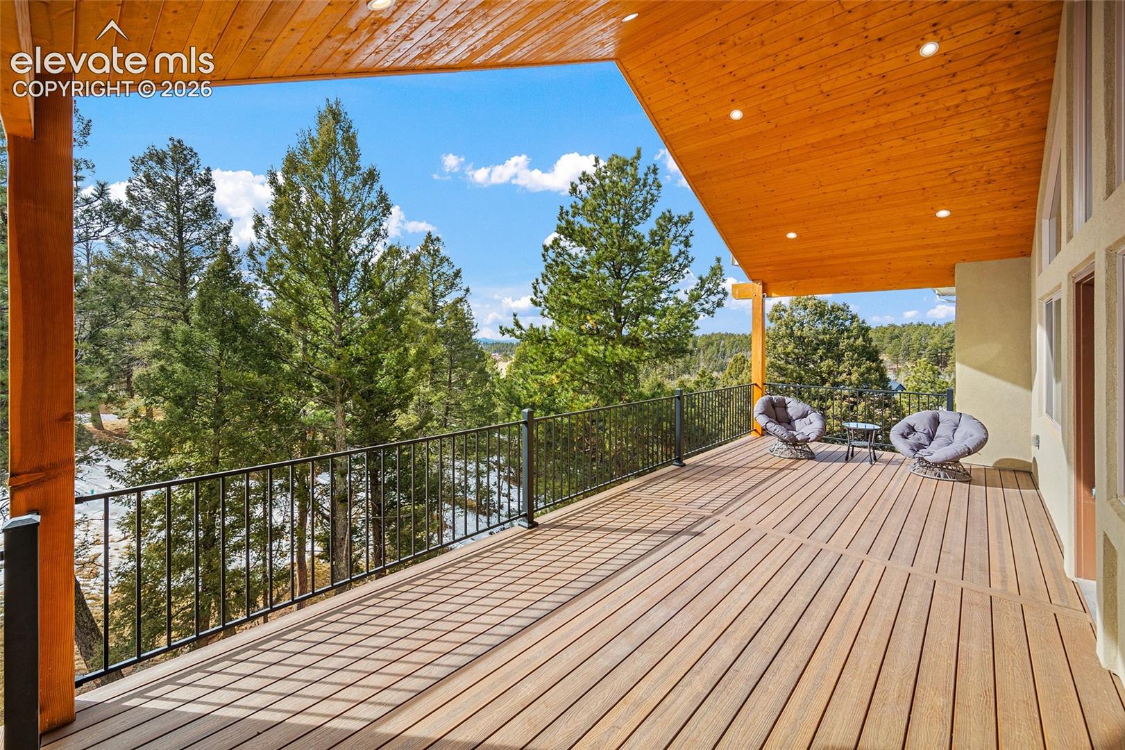 Listing photo 3 for 367 Cottonwood Lake Drive