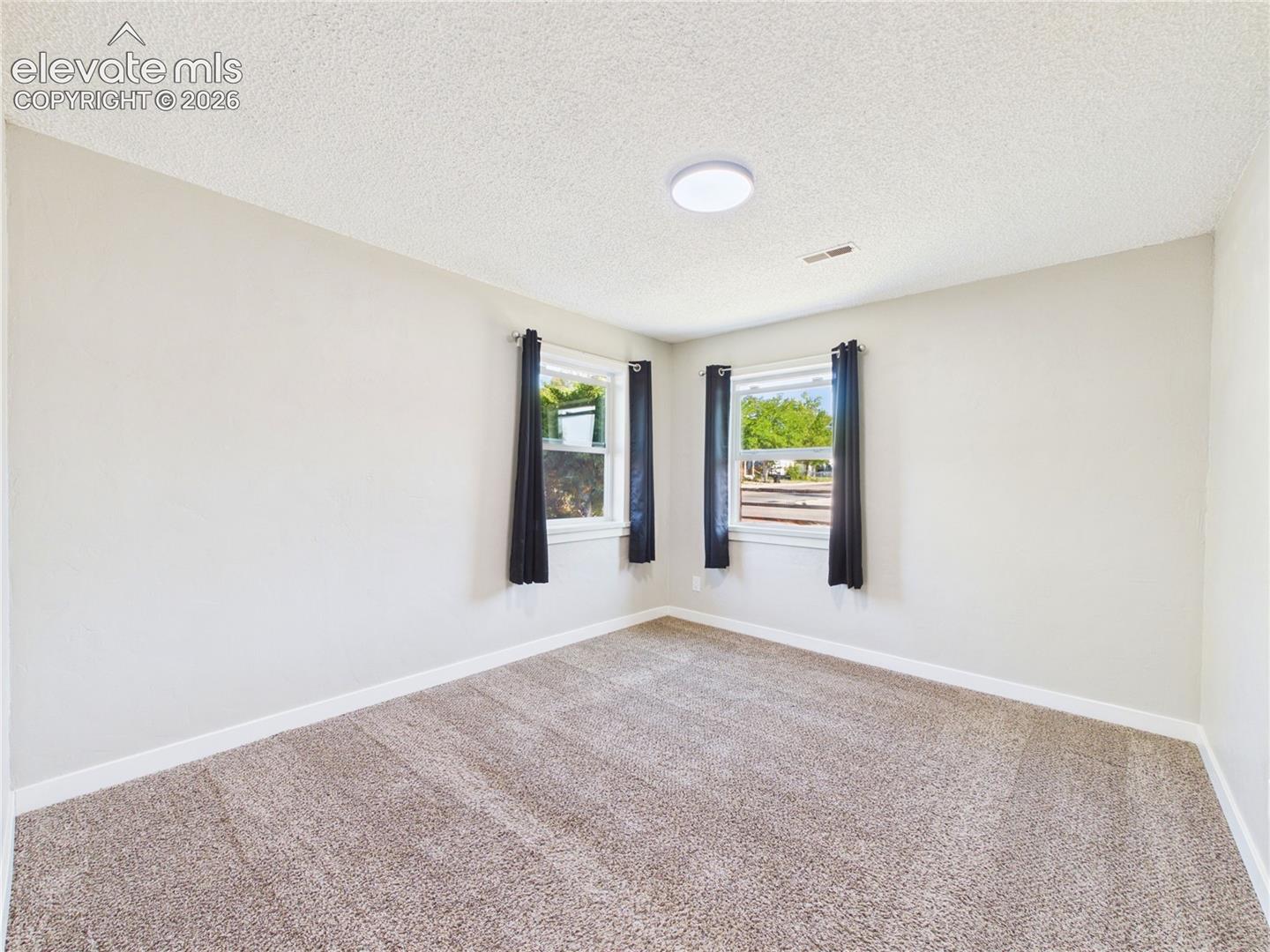 Listing photo 8 for 1530 N Norwood Avenue