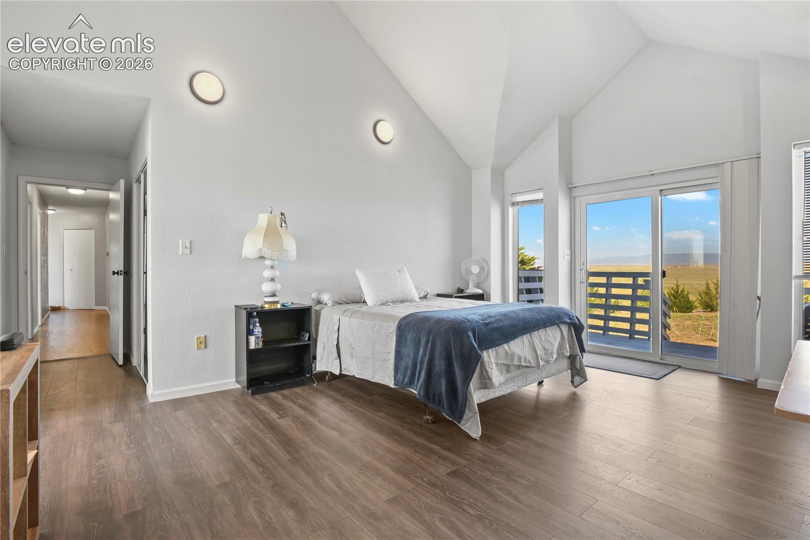 Listing photo 12 for 13550 Whistling Hills Lane
