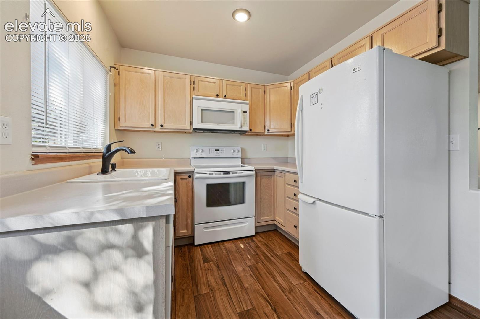 Listing photo 6 for 5079 Stillwater Drive