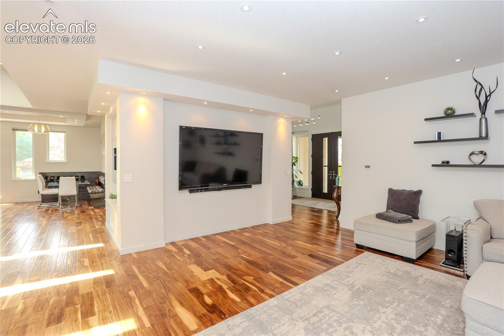 Listing photo 22 for 5638 Venezia Way