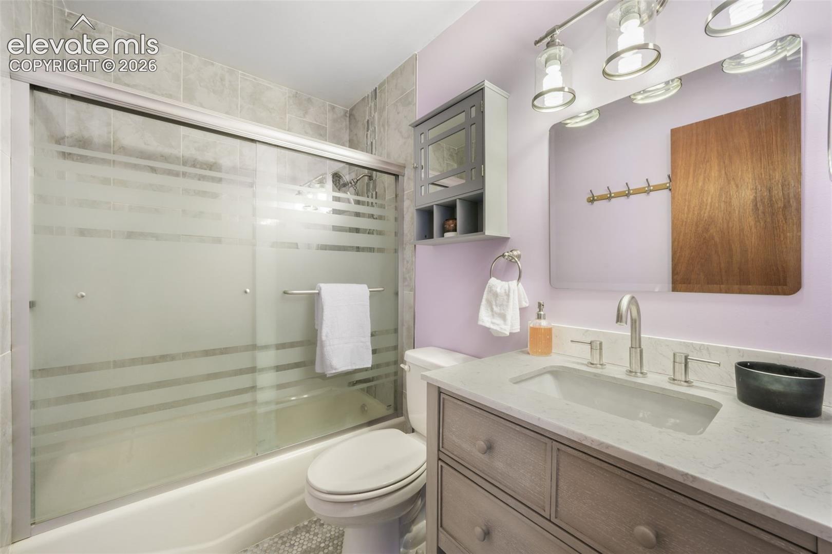 Listing photo 24 for 920 S Canosa Court