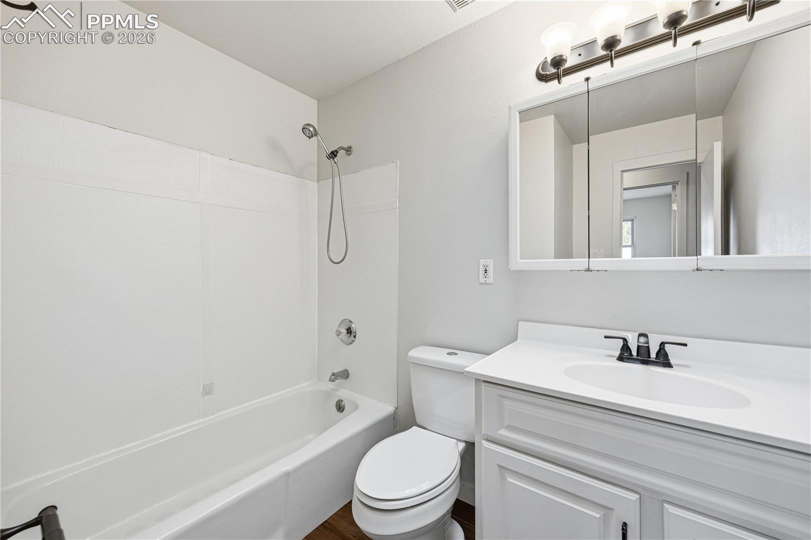 Listing photo 6 for 7165 Stowe Circle