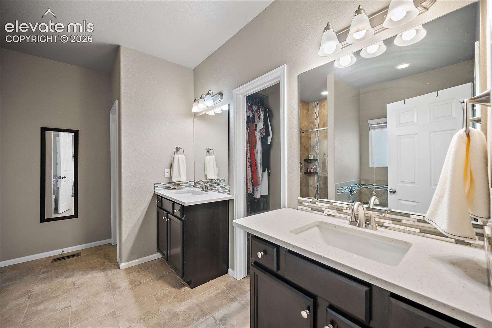 Listing photo 9 for 7830 Springwood Terrace