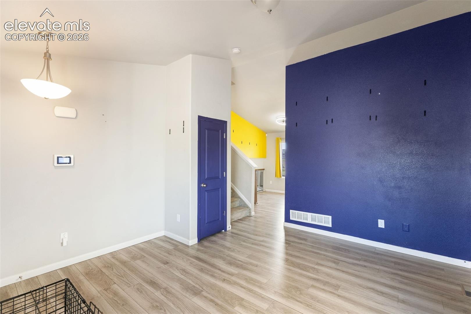 Listing photo 5 for 10621 Castor Drive