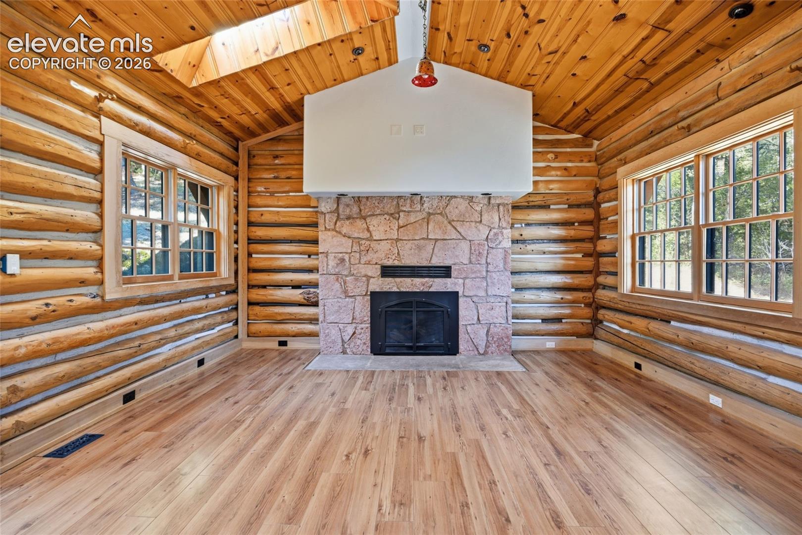 Listing photo 18 for 9795 Mountain Road