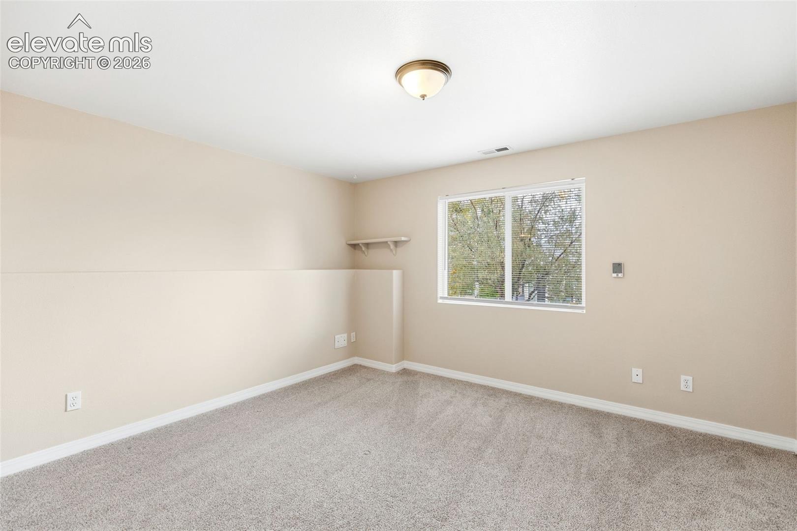 Listing photo 21 for 6689 Showhorse Court