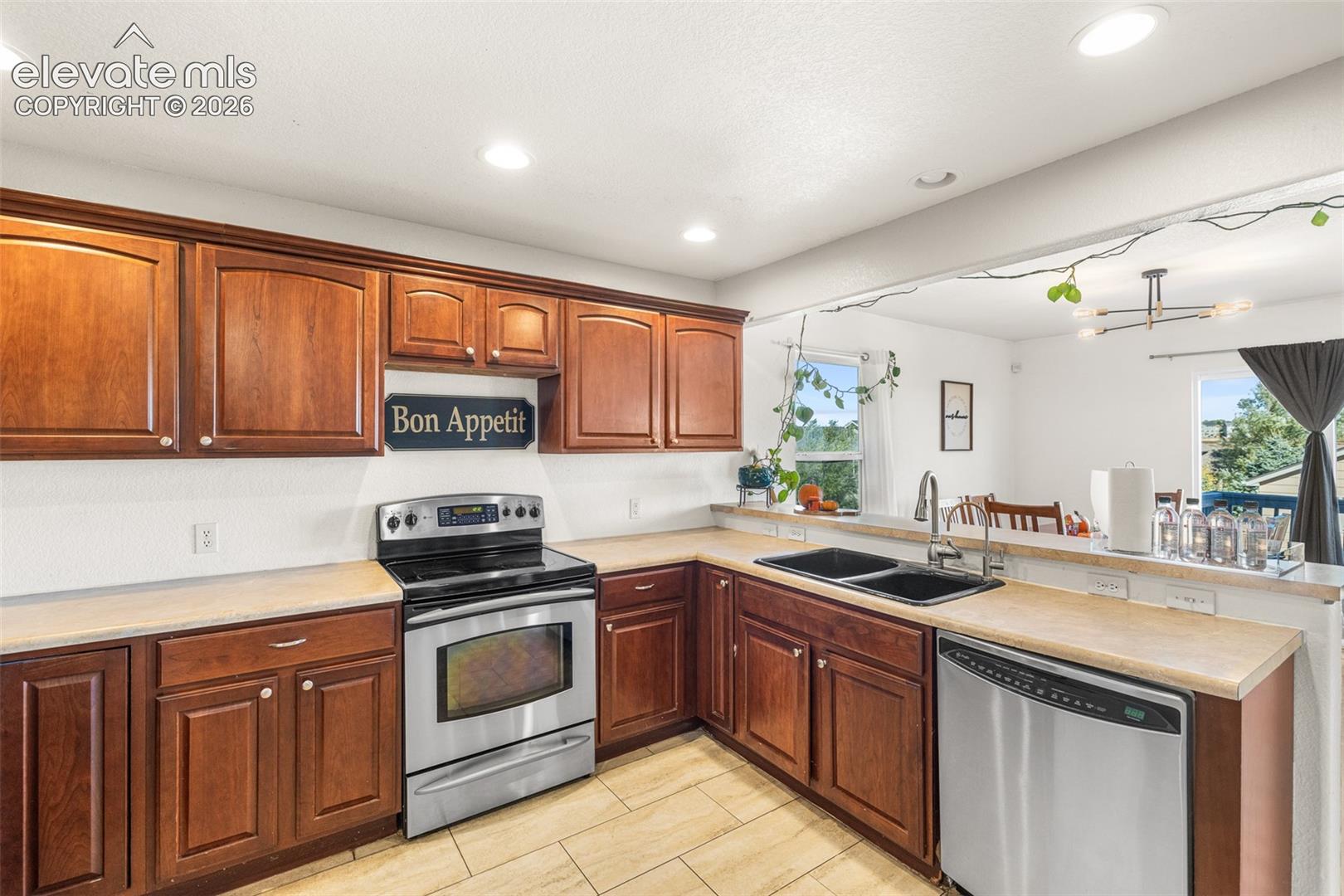 Listing photo 10 for 7478 Bentwater Drive