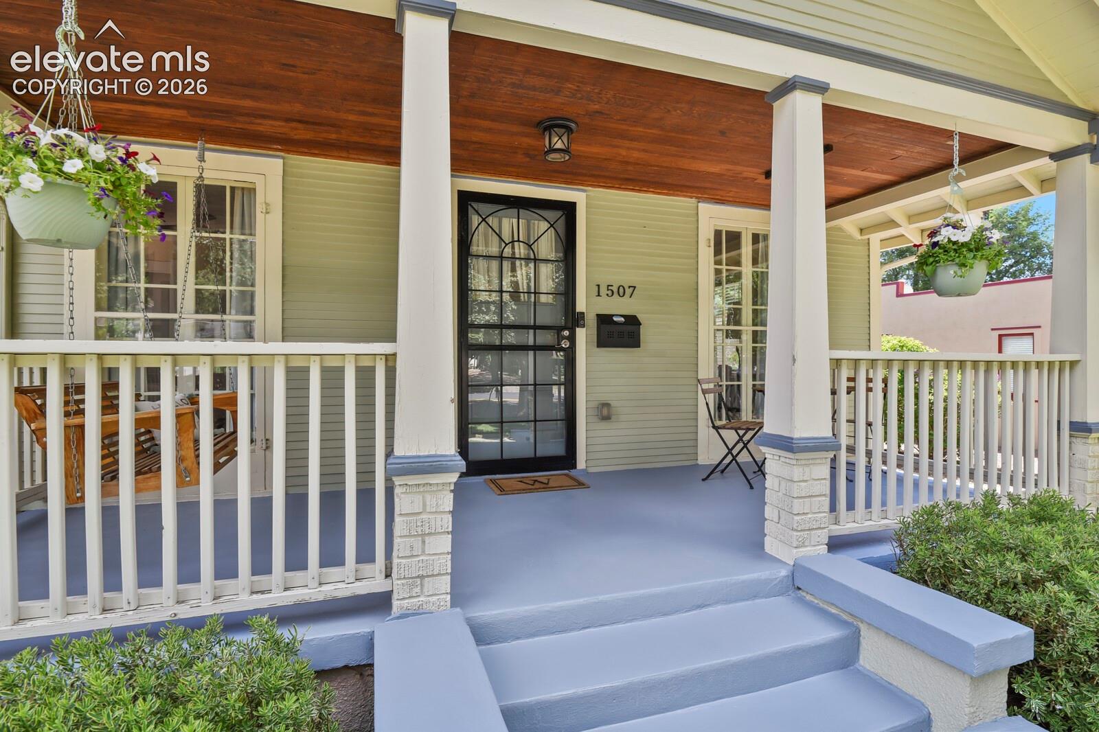 Listing photo 6 for 1507 N El Paso Street