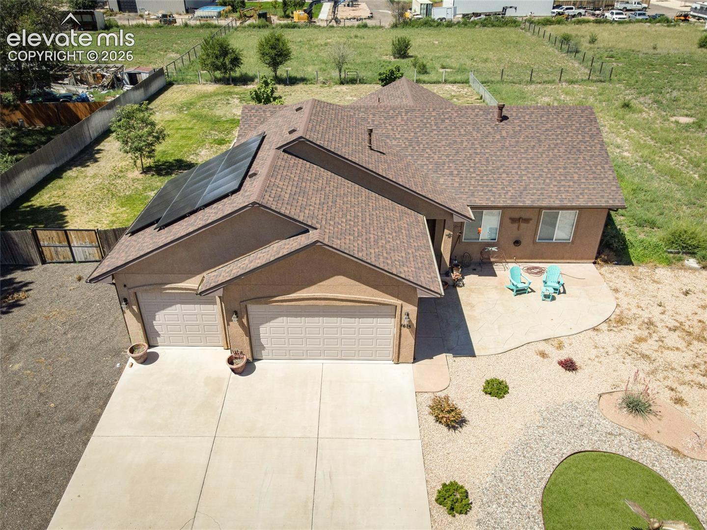 Listing photo 35 for 1615 28th Lane