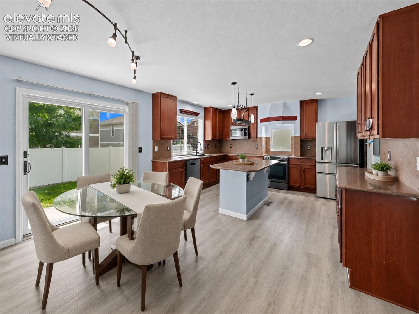 Listing photo 15 for 7915 Bonfire Trail