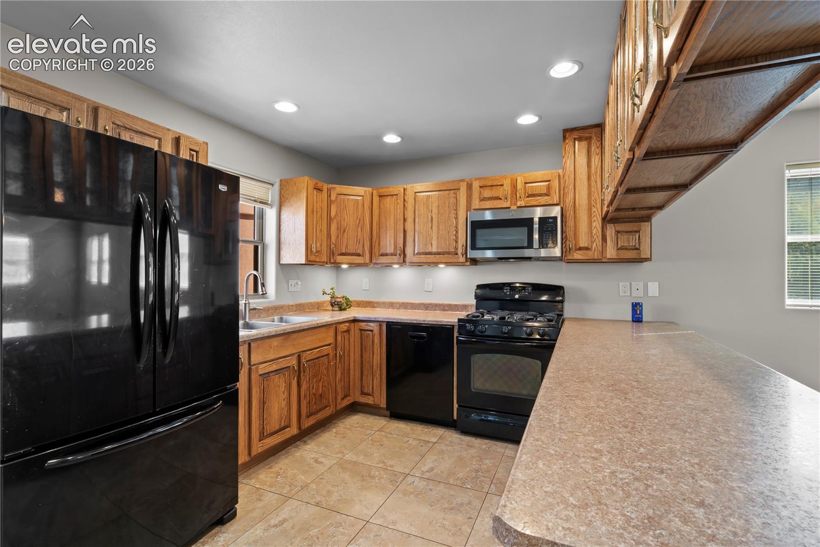 Listing photo 9 for 850 Forest Edge Road A