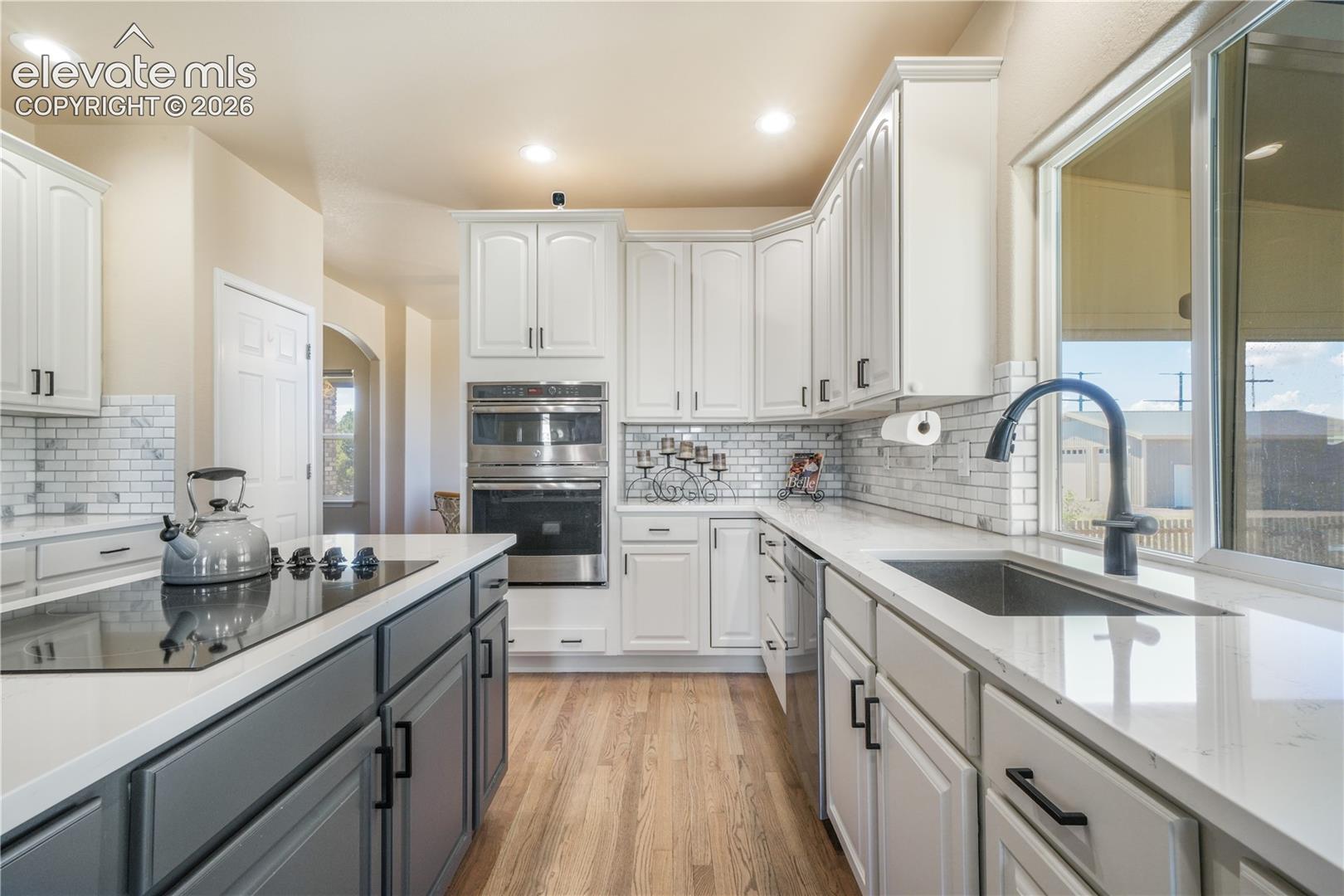 Listing photo 10 for 8524 Towner Avenue