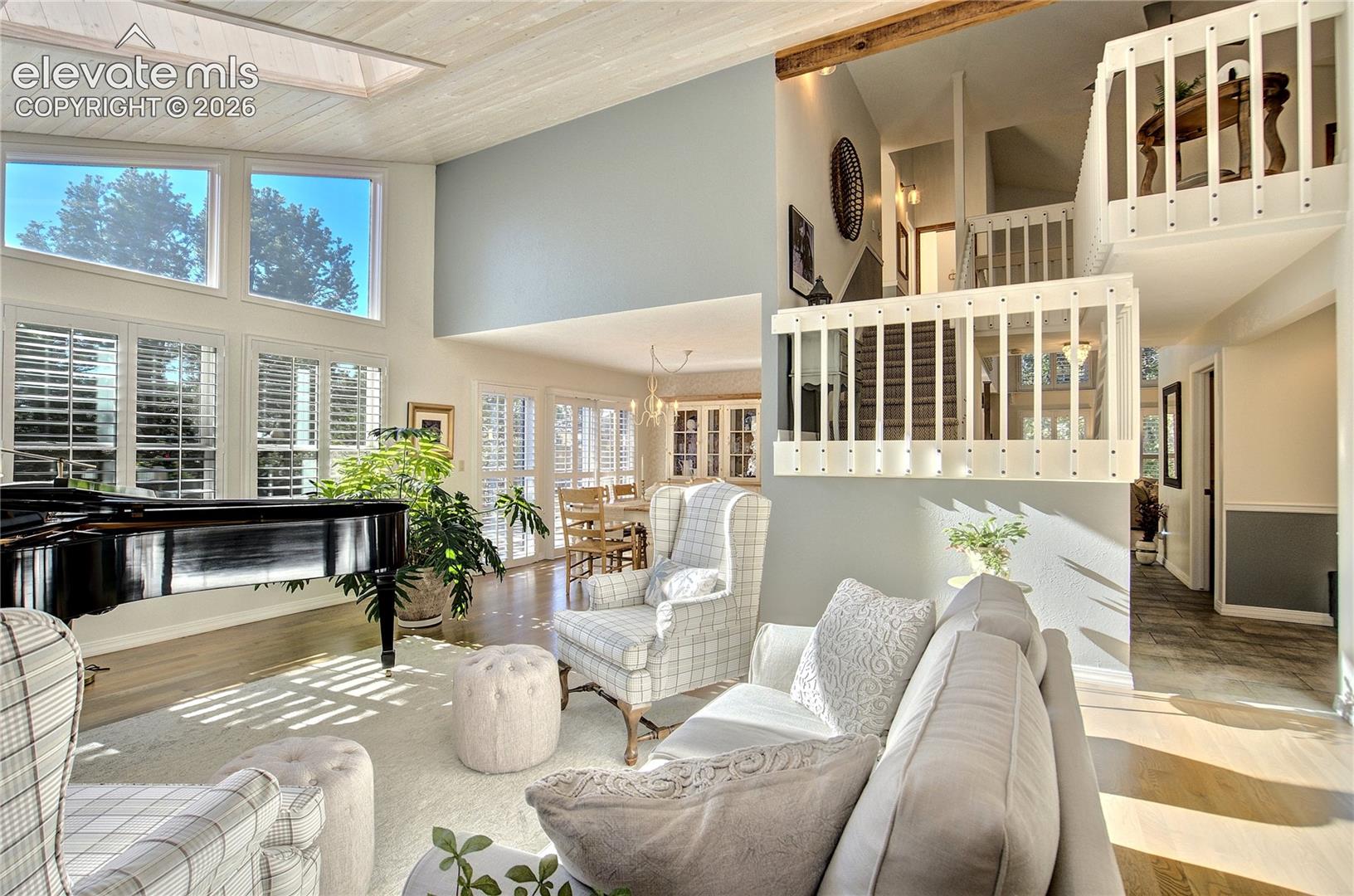 Listing photo 7 for 7215 Suntide Place