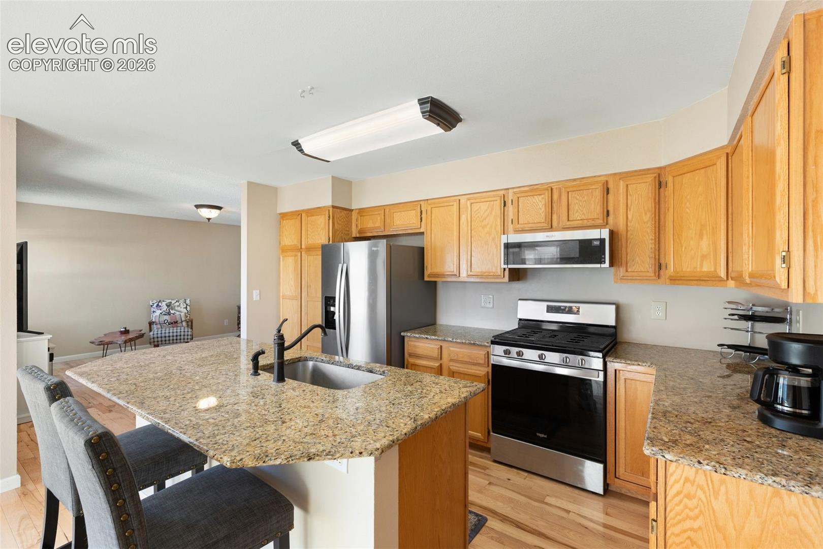 Listing photo 3 for 1150 Pipestone Court