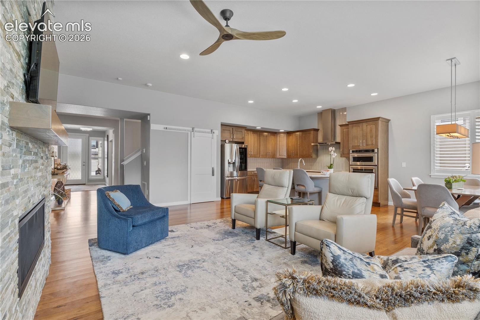 Listing photo 5 for 1848 Walnut Creek Court