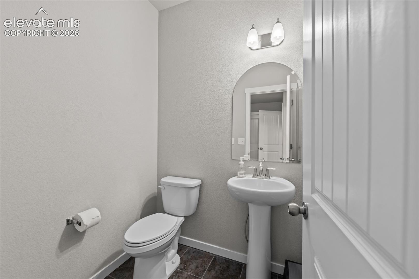 Listing photo 15 for 7447 Peachleaf Drive