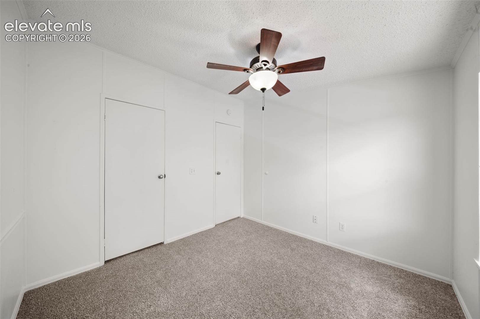 Listing photo 20 for 413 W Eaton Avenue