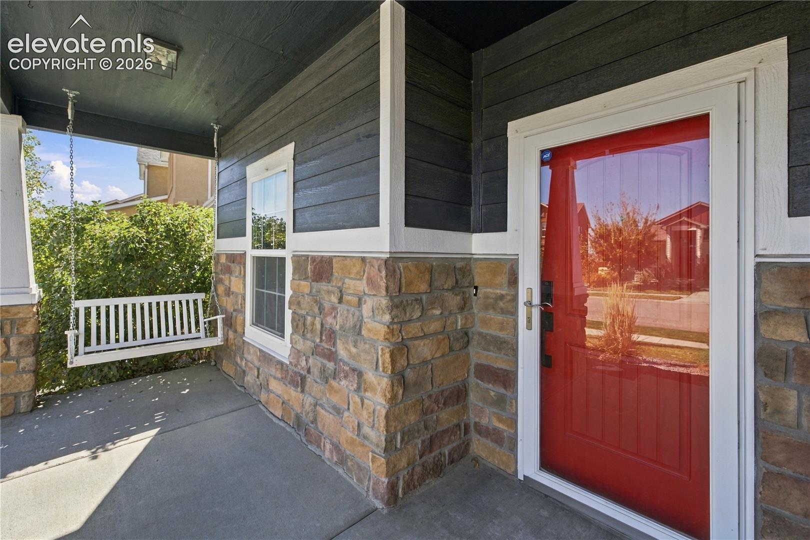 Listing photo 2 for 6798 Sandyford Lane