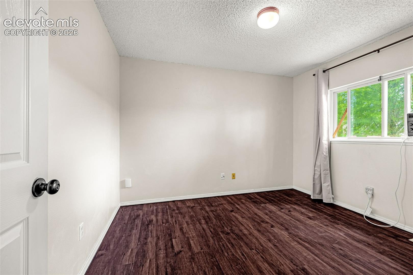 Listing photo 10 for 1010 Grinde Drive