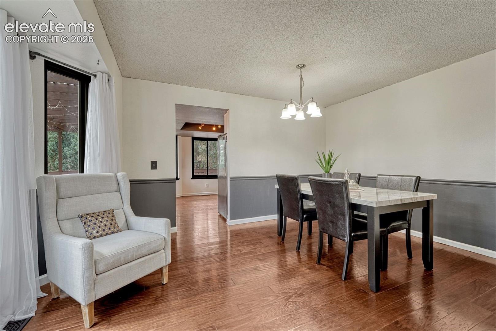 Listing photo 5 for 7510 Hickorywood Drive