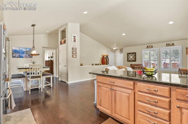 Listing photo 10 for 600 Spruce Street