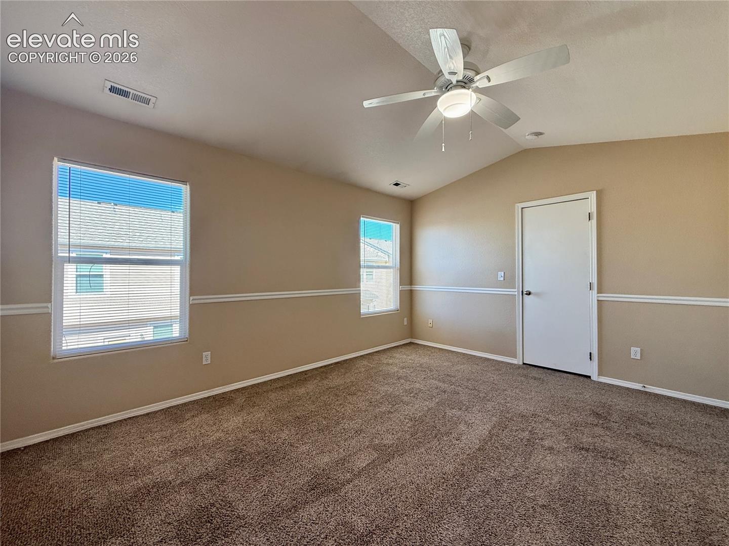 Listing photo 10 for 10586 Country Park Point