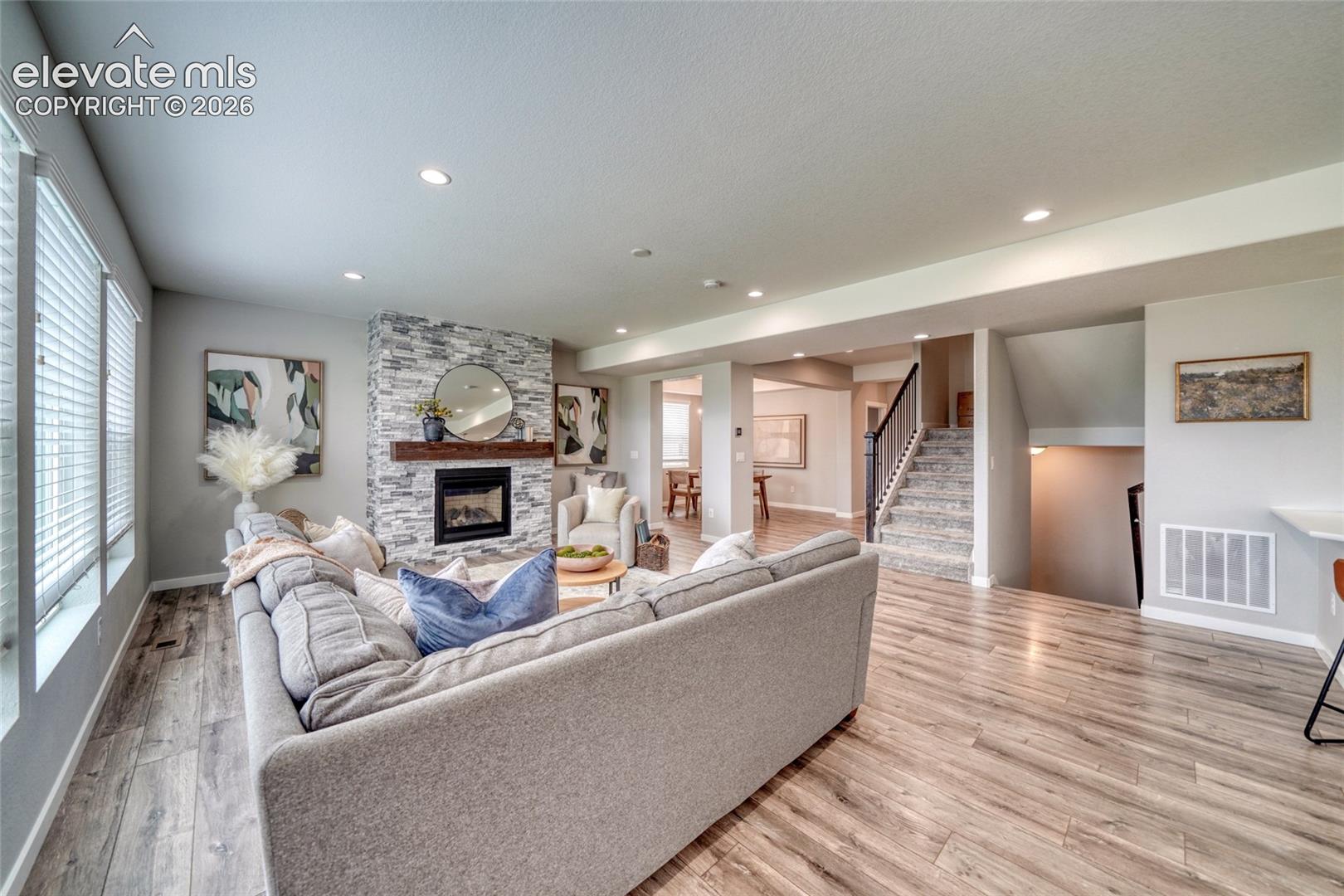 Listing photo 13 for 15691 Lake Mist Drive