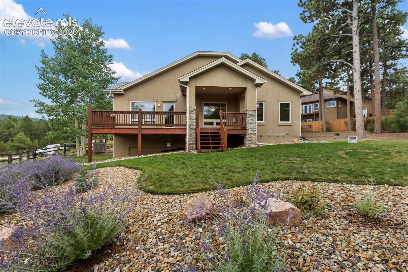 Listing photo 2 for 410 Karen Lane