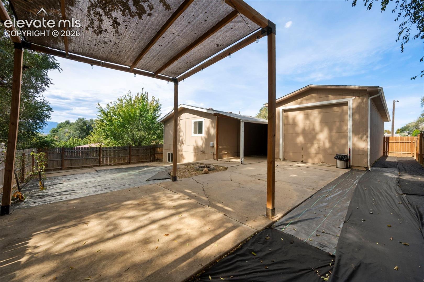 Listing photo 38 for 311 Comanche Village Drive