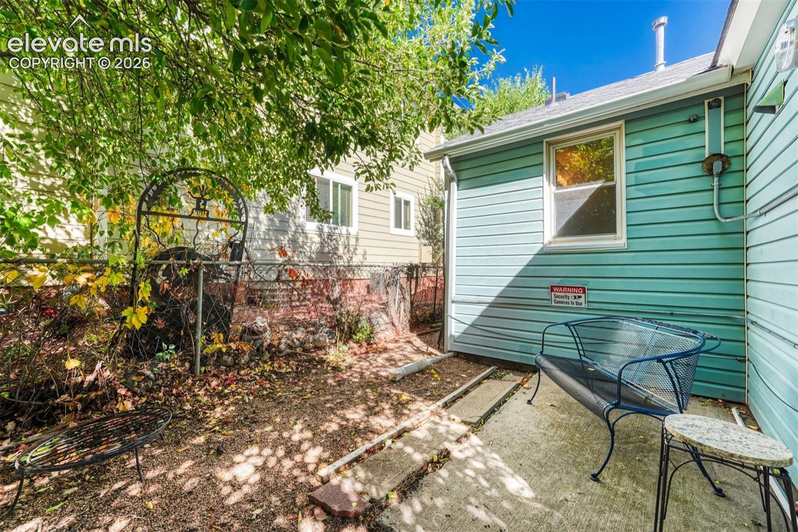 Listing photo 21 for 1725 W Cucharras Street