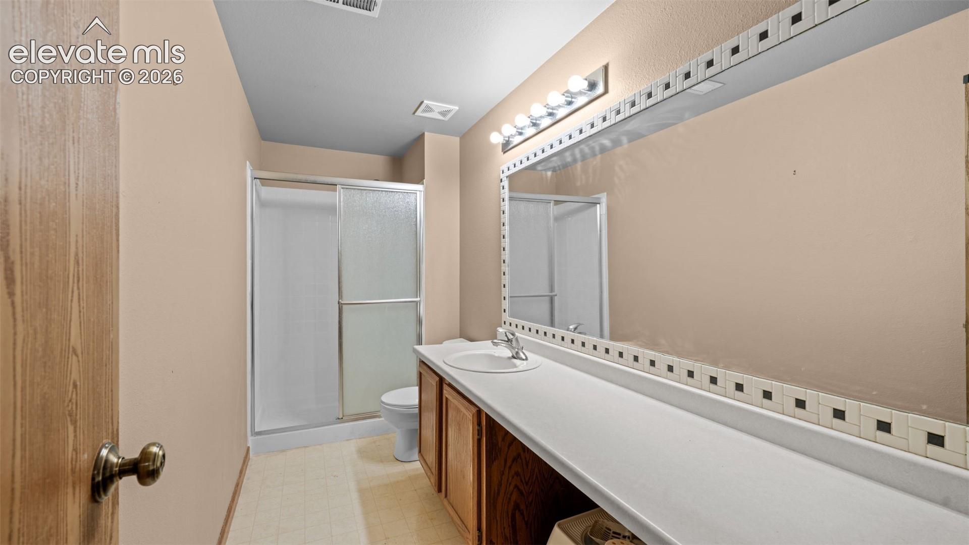 Listing photo 21 for 1180 Goodview Court