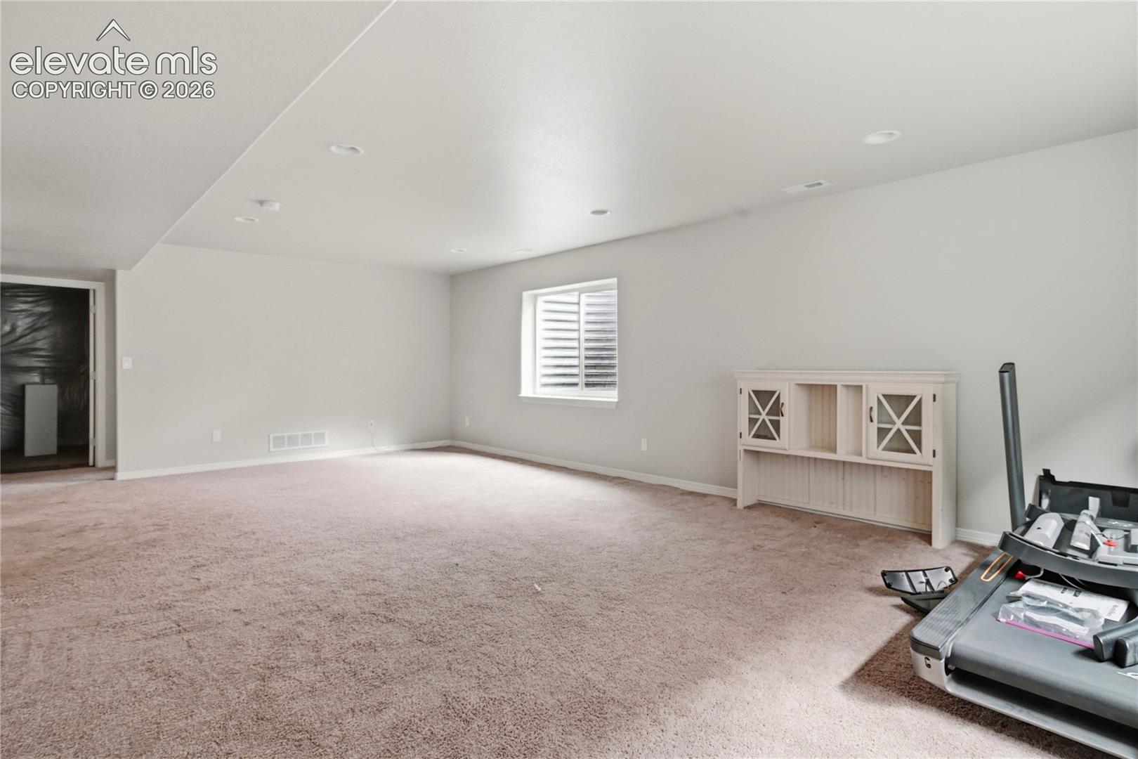 Listing photo 23 for 9437 Beryl Drive