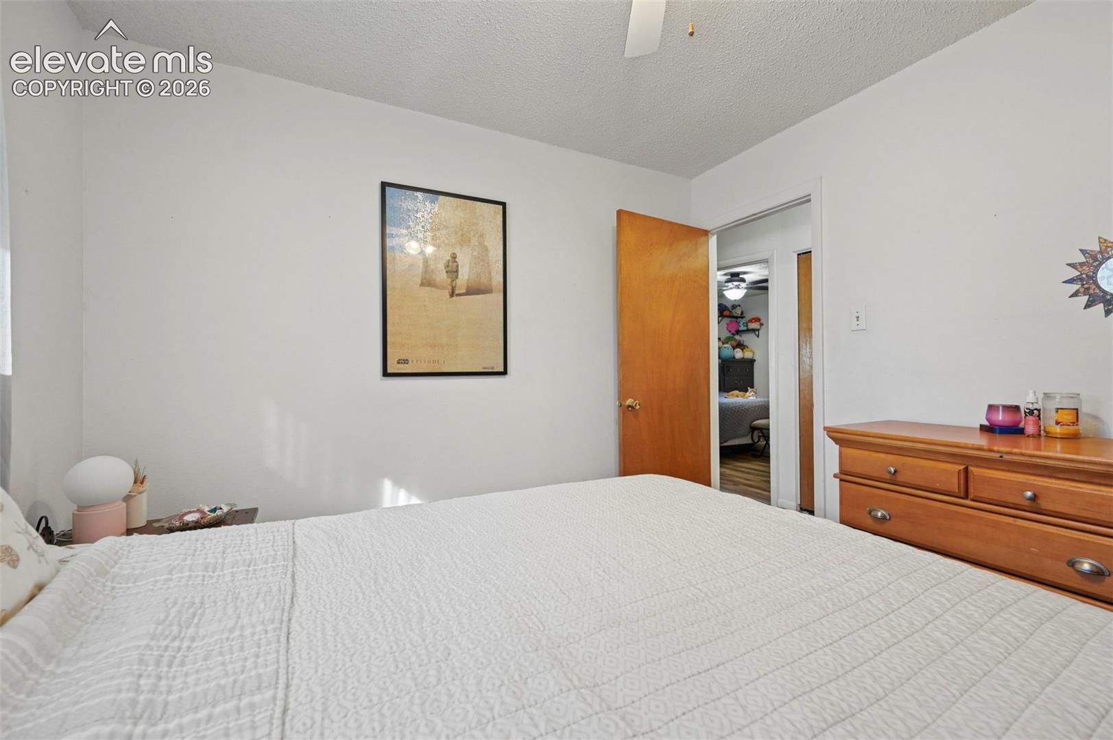 Listing photo 11 for 2041 Vinewood Lane