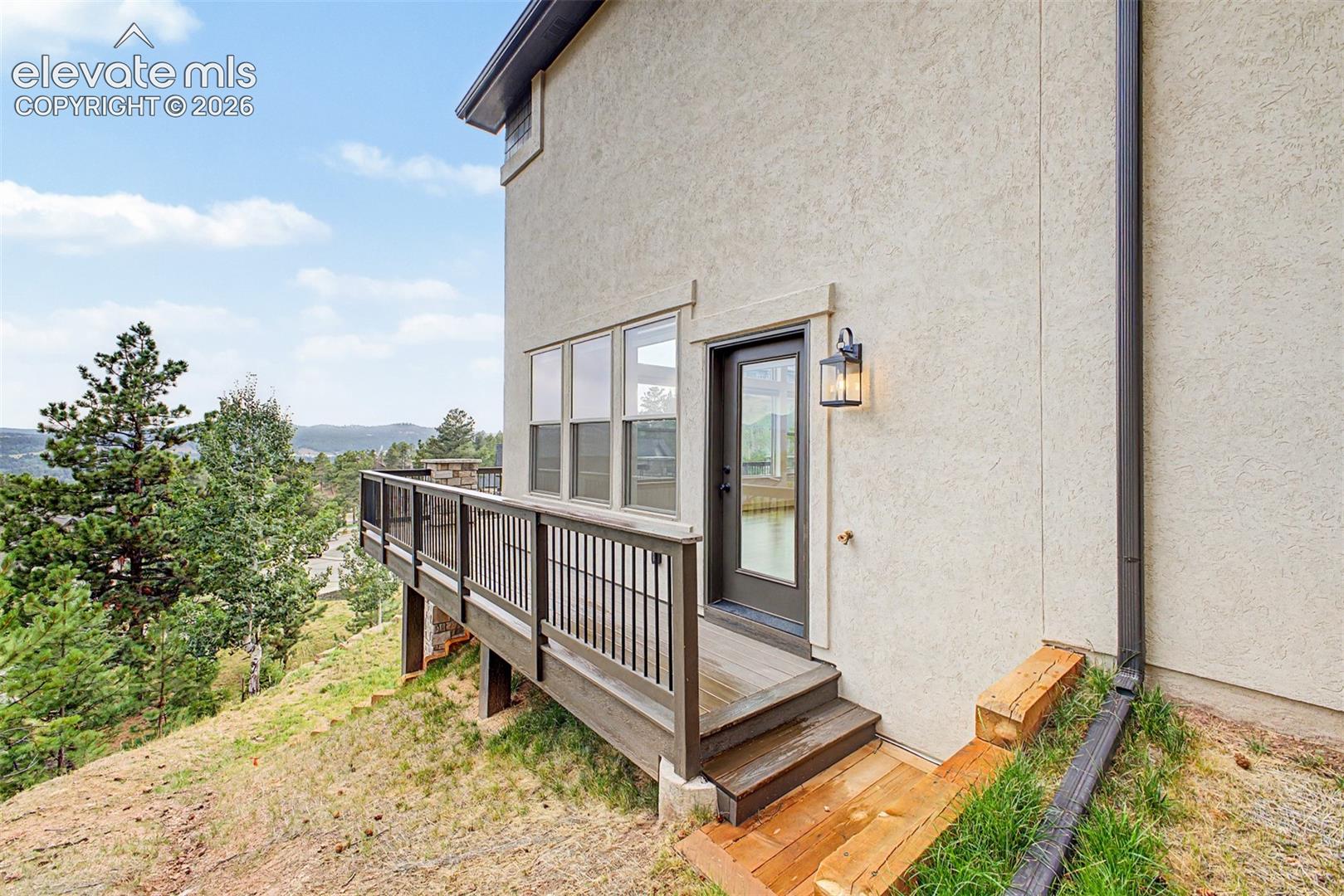 Listing photo 40 for 1015 Locklin Way