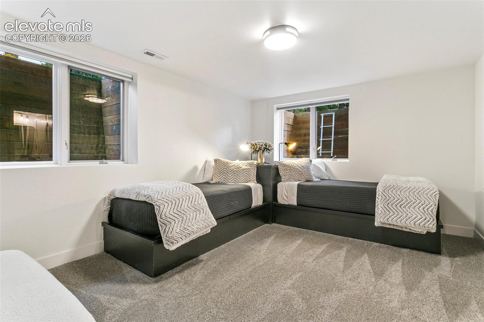 Listing photo 39 for 17270 Colonial Park Drive