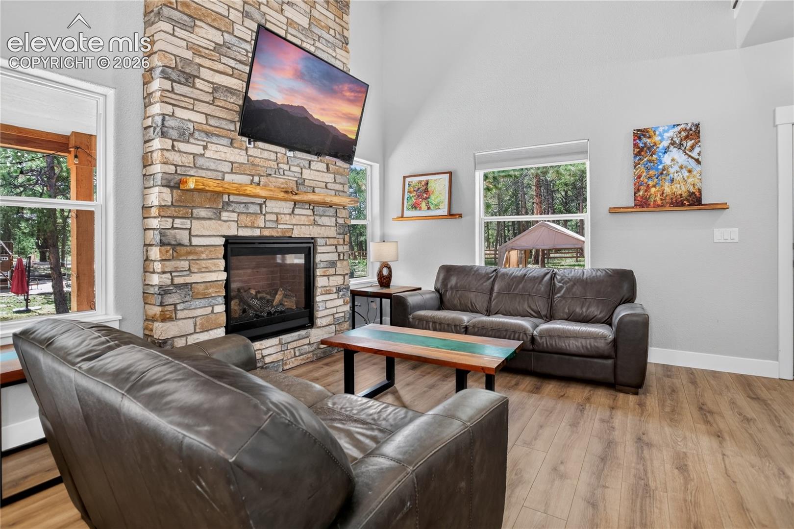 Listing photo 5 for 9920 Hodgen Road