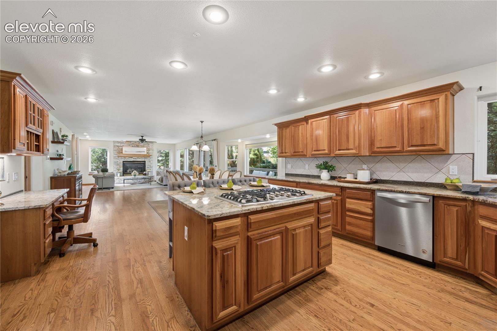 Listing photo 15 for 2285 Vanreen Drive