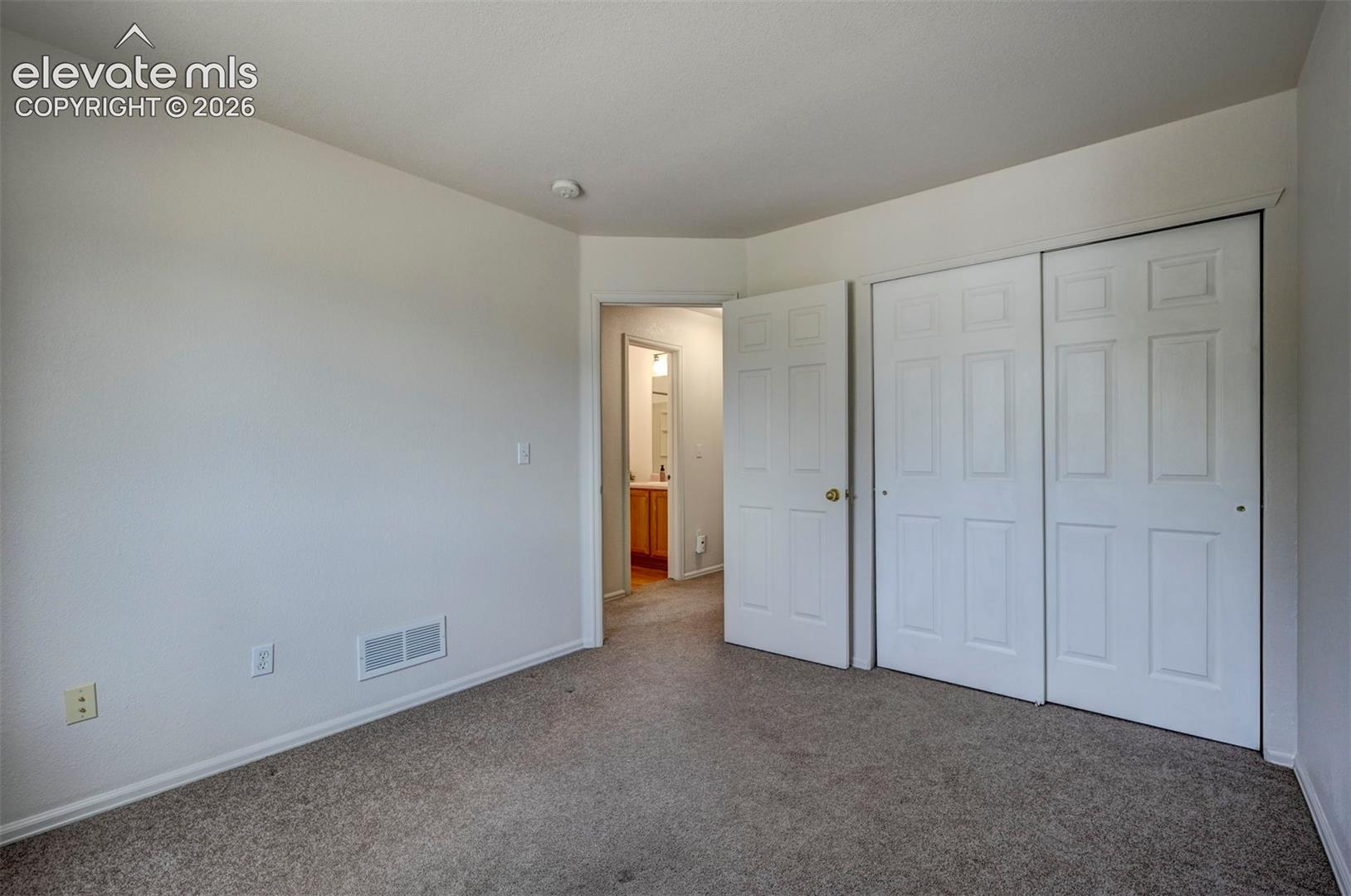 Listing photo 19 for 862 Descendant Drive