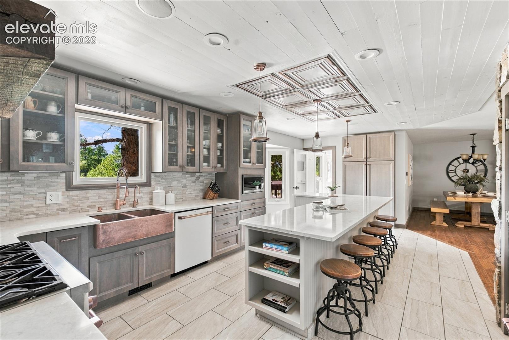 Listing photo 5 for 14990 E Coachman Drive