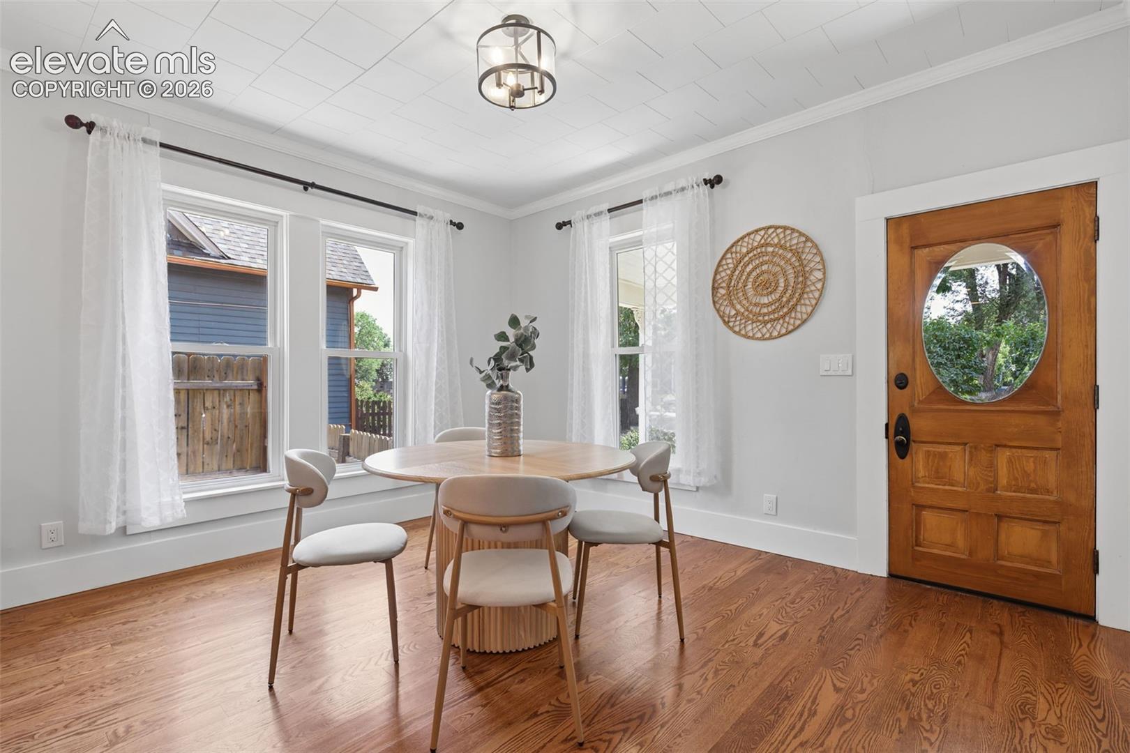 Listing photo 13 for 1812 W Pikes Peak Avenue