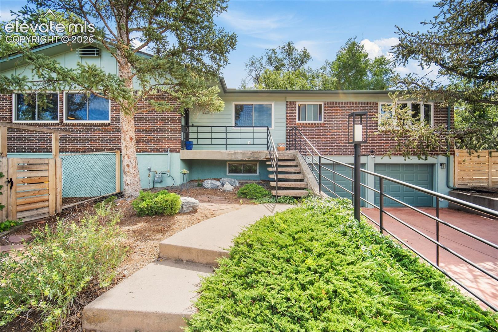 2201 Hercules Drive, photo 7
