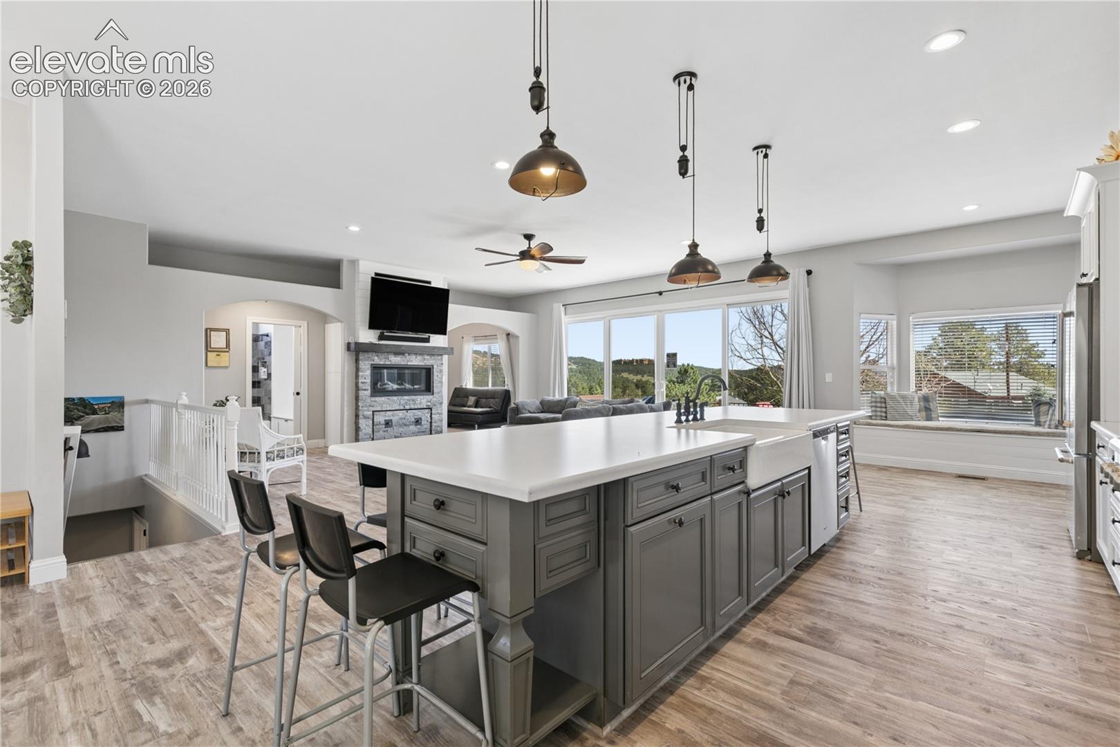 Listing photo 19 for 703 Platt Lane