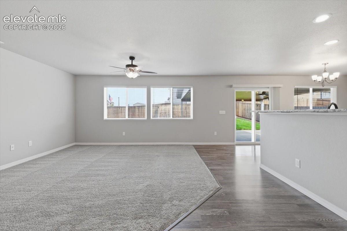 Listing photo 3 for 10958 Avena Road