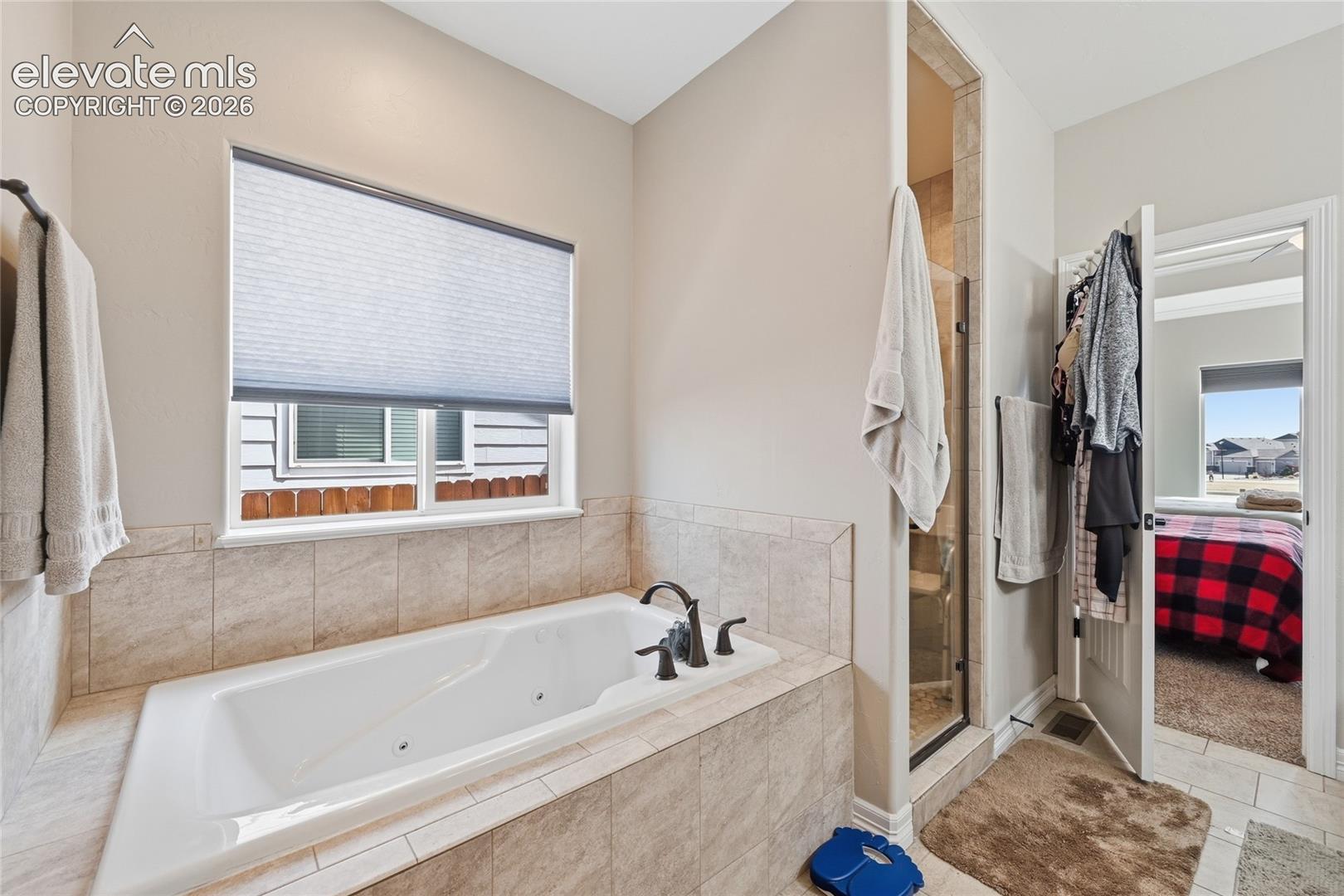 Listing photo 15 for 12611 Longview Park Lane