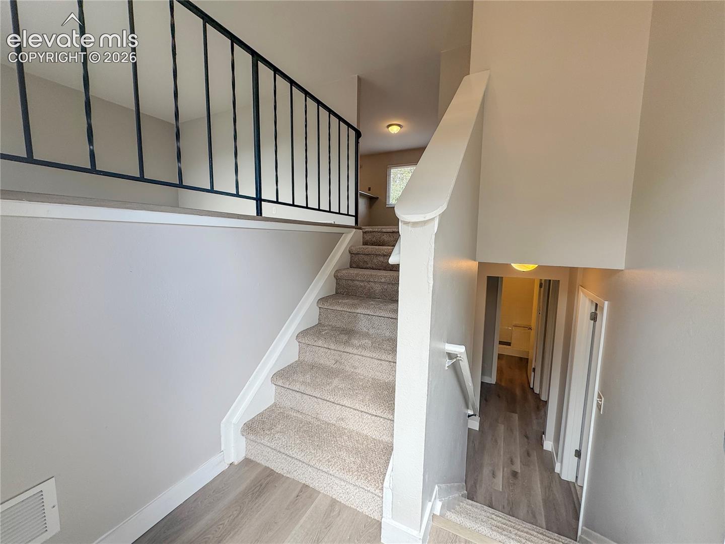Listing photo 6 for 6074 Del Rey Drive