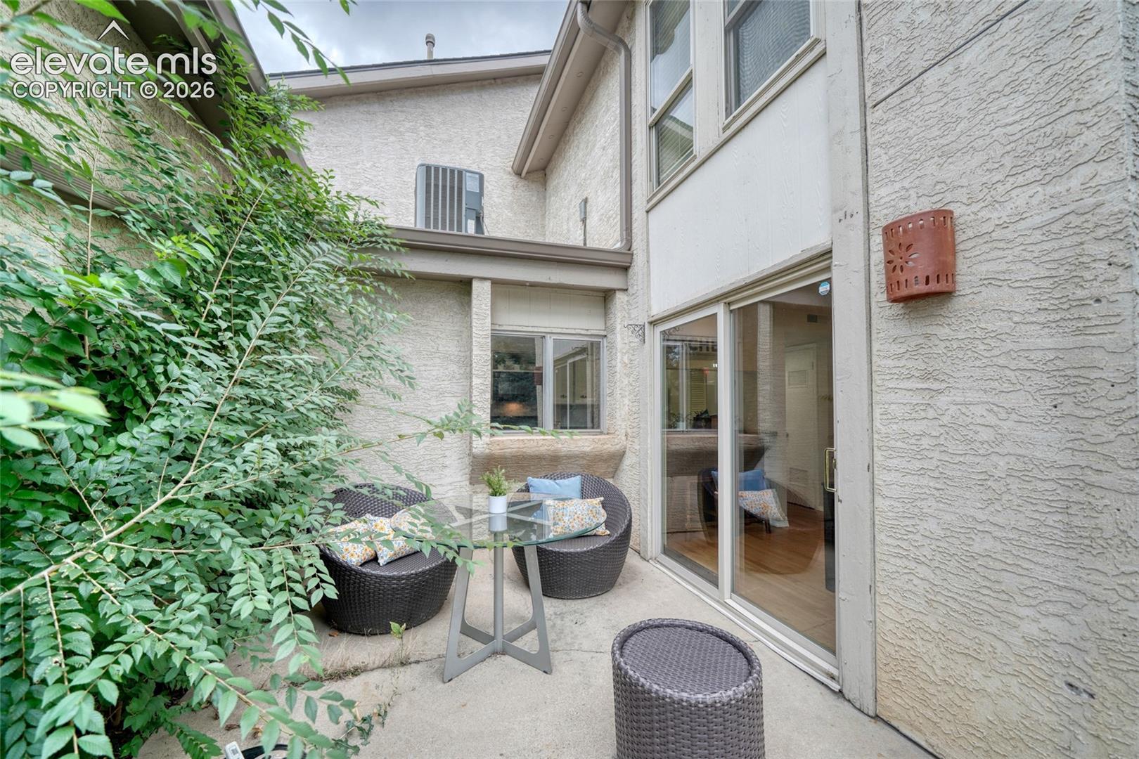 Listing photo 5 for 3330 Templeton Gap Road 31