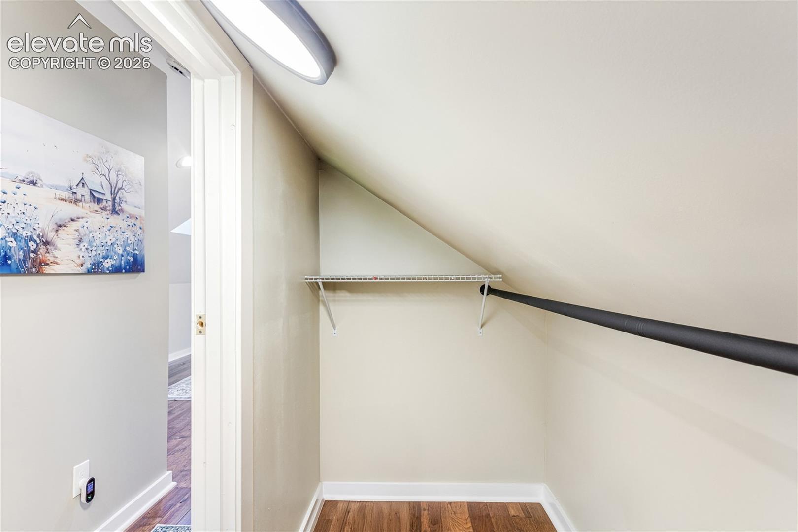Listing photo 26 for 7801 Valley View Street